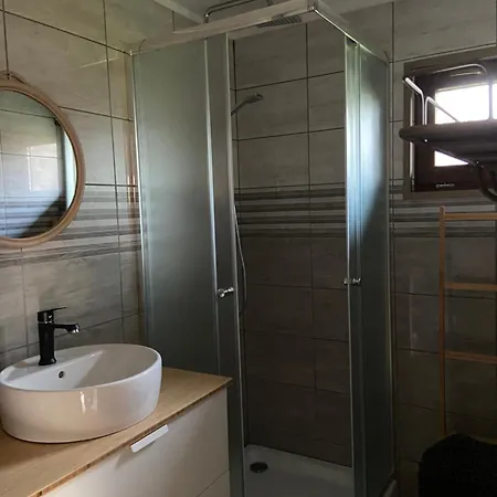 Fahaz A Kertben Apartman 2 شقة بالاتونكينيشي