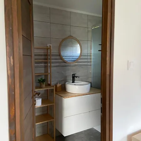 Fahaz A Kertben Apartman 2 بالاتونكينيشي