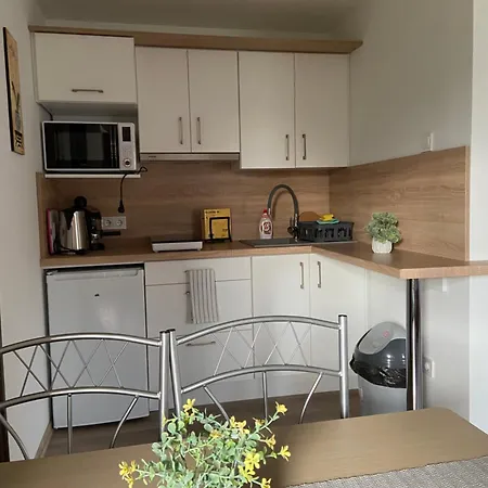Fahaz A Kertben Apartman 2 *