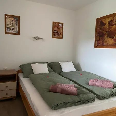 شقة Fahaz A Kertben Apartman 2 *